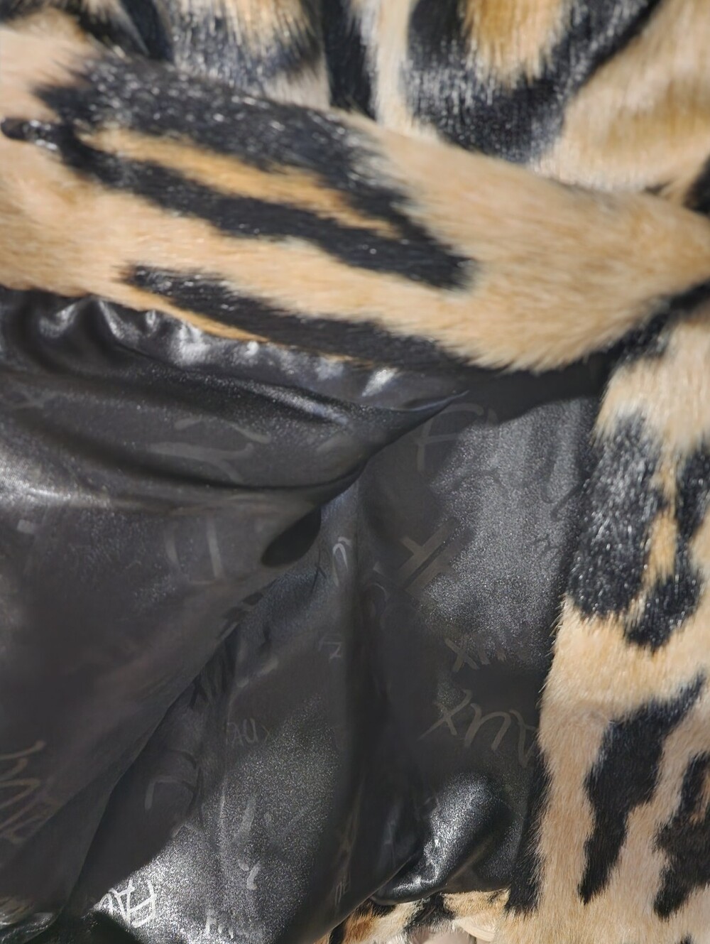Donna Salyers Fabulous Furs Leopard Faux Fur Coat. Womans Large - Picture 5 of 5